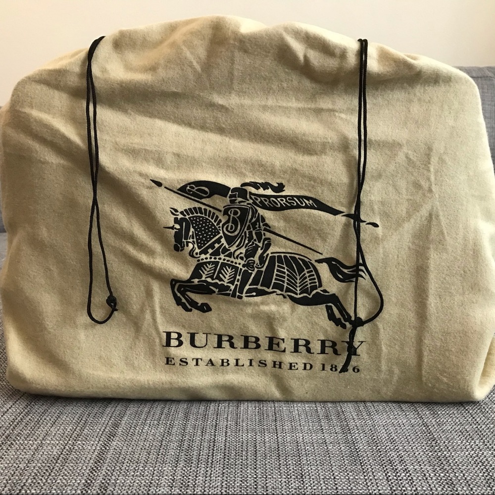 Burberry Slim Barrow Bag in Leather & Alligator! - Picture 15 of 15